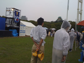 オープニングイベント　あいにくの雨